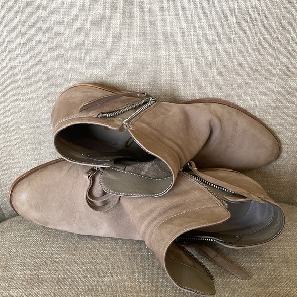 Lovely Sam Edelman booties - Picture 7 of 8